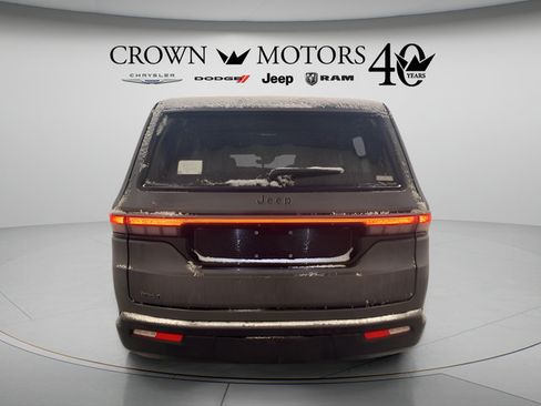 Used 2026 Jeep Grand Wagoneer Limited AWD/4WD image 5