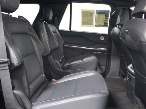 Used 2025 Lincoln Navigator Reserve w/ Jet Appearance Package image 37