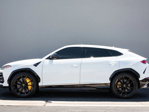 Used 2020 Lamborghini Urus image 8