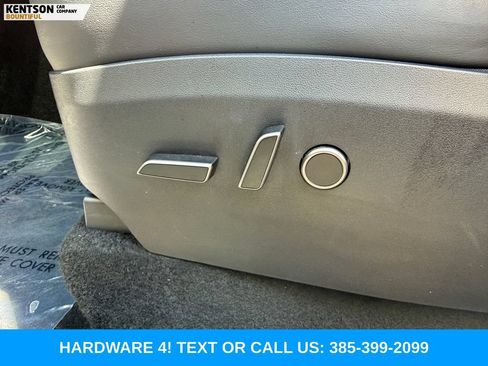 Used 2023 Tesla Model Y Long Range AWD/4WD image 28