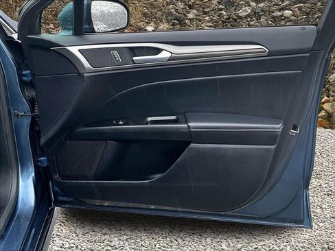 Used 2019 Ford Fusion SEL image 21