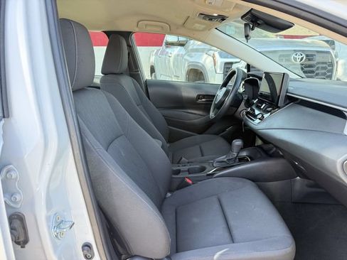 Used 2025 Toyota Corolla LE FWD image 28