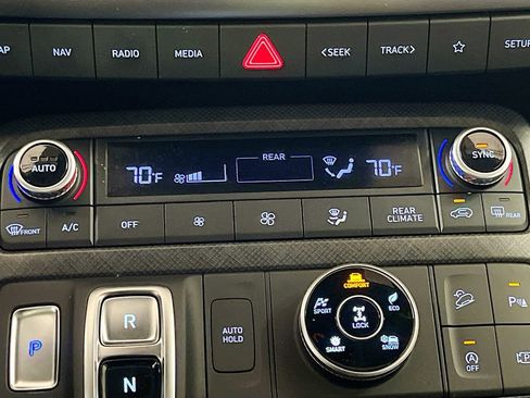 Used 2023 Hyundai Palisade Limited AWD/4WD image 16