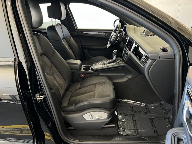 Used 2021 Porsche Macan AWD/4WD image 40
