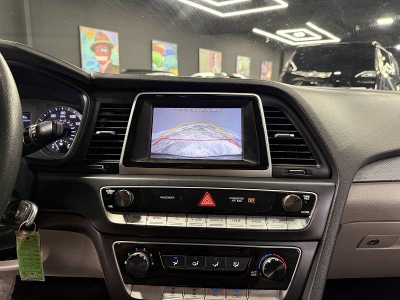 Used 2019 Hyundai Sonata SE FWD image 13