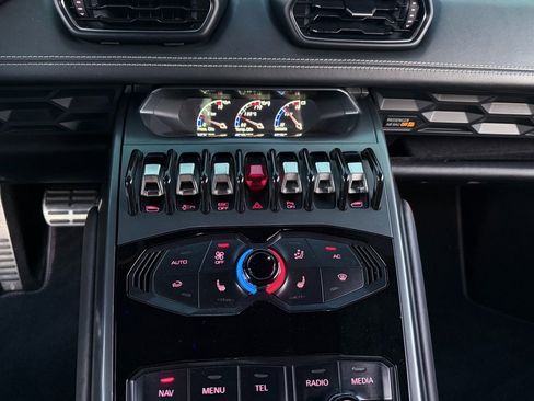 Used 2015 Lamborghini Huracan LP 610-4 image 16