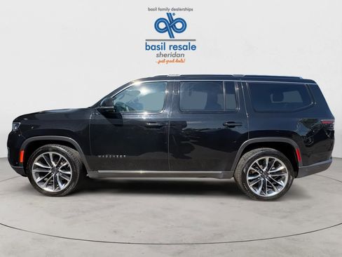 Used 2022 Jeep Wagoneer Series III w/ Premium Group I AWD/4WD image 3