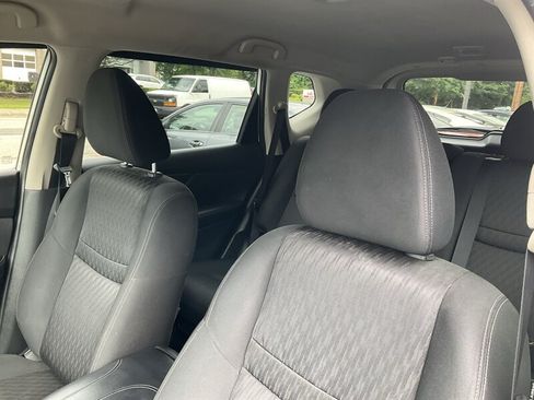 Used 2019 Nissan Rogue SV AWD/4WD image 23