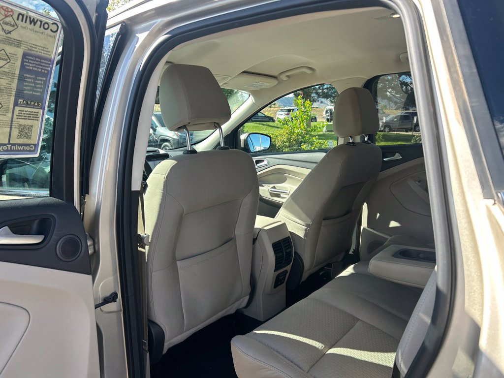 Used 2017 Ford Escape SE w/ Equipment Group 201A FWD image 19