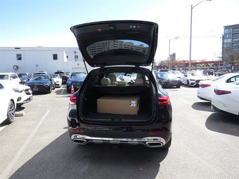 Used 2026 Mercedes-Benz GLC 300 4MATIC image 32