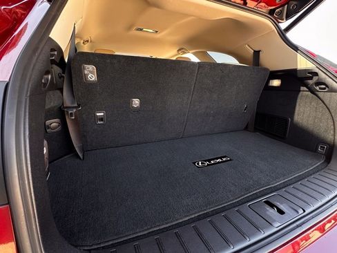 Used 2022 Lexus RX 350L Premium w/ Premium Package image 31