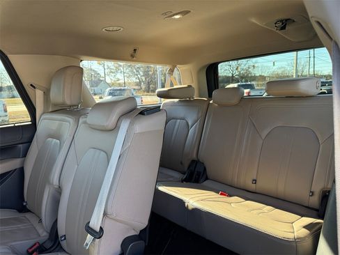 Used 2024 Ford Expedition Max Limited image 19