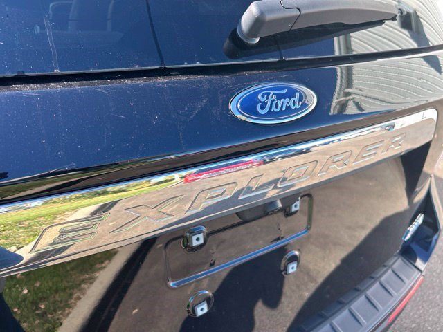 Used 2023 Ford Explorer XLT AWD/4WD image 58