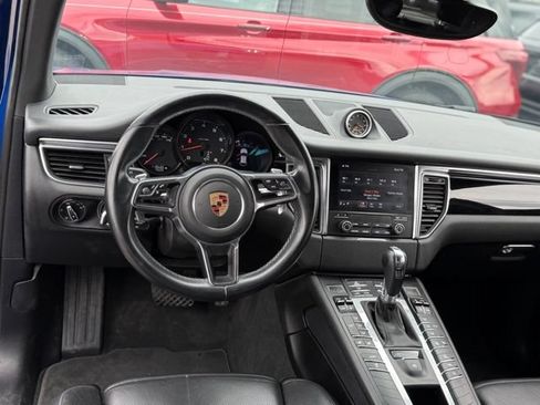 Used 2018 Porsche Macan AWD/4WD image 5
