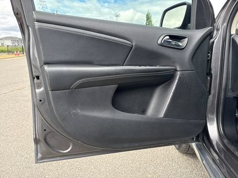 Used 2015 Dodge Journey Crossroad w/ Flexible Seating Group FWD image 18