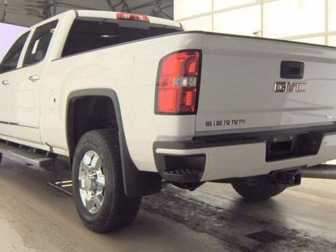 Used 2018 GMC Sierra 3500 Denali w/ Duramax Plus Package image 2