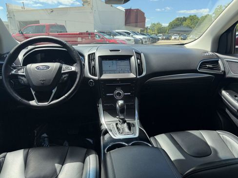 Used 2018 Ford Edge Titanium w/ Ford Safe & Smart Package AWD/4WD image 24