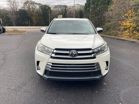 Used 2019 Toyota Highlander Limited image 2