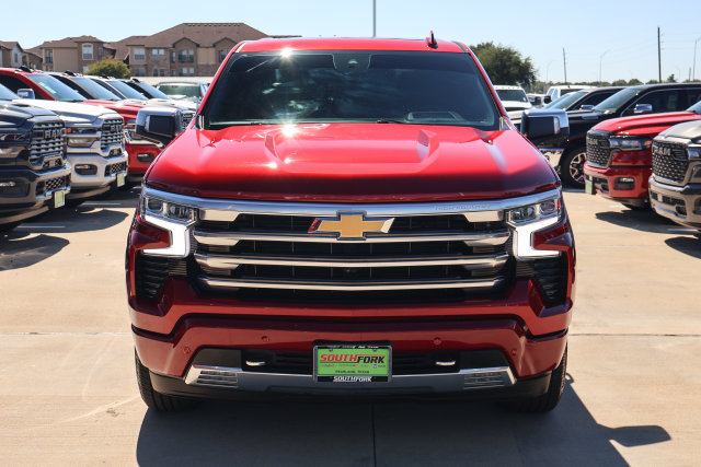 Used 2025 Chevrolet Silverado 1500 High Country w/ High Country Premium Package AWD/4WD image 2