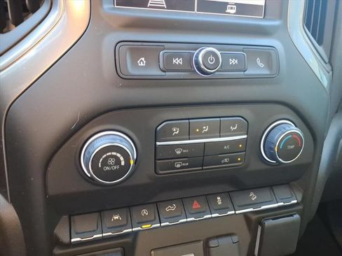 Used 2025 Chevrolet Silverado 1500 Custom Trail Boss w/ LPO, Dark Essentials Package AWD/4WD image 15