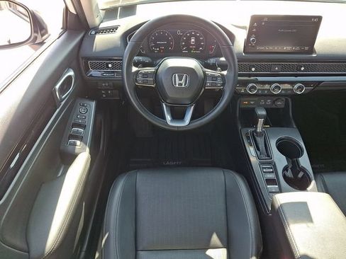 Used 2023 Honda Civic Touring image 2