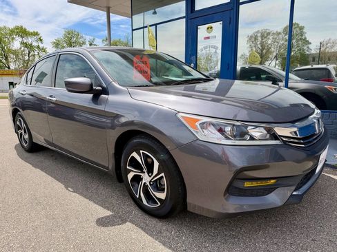 Used 2017 Honda Accord LX image 6