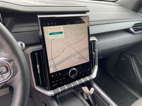 Used 2025 GMC Acadia Elevation image 39