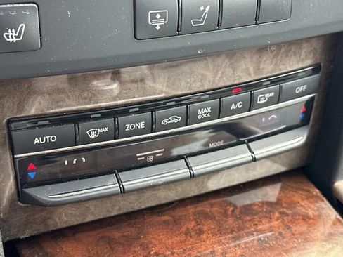 Used 2010 Mercedes-Benz E 350 Sedan image 21