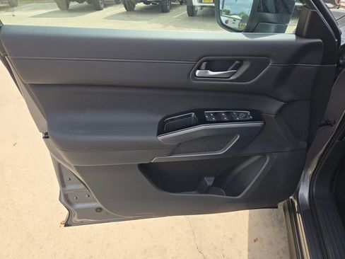 New 2026 Nissan Pathfinder SL FWD image 11