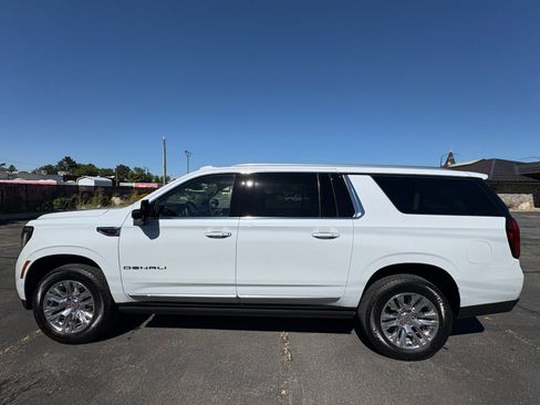 Used 2026 GMC Yukon XL Denali w/ Sun & Power Step Package AWD/4WD image 13