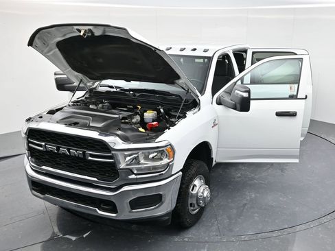 Used 2024 RAM 3500 Tradesman w/ Chrome Appearance Group image 55