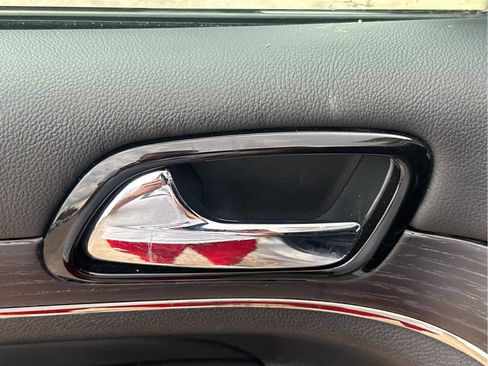 Used 2019 Jeep Grand Cherokee High Altitude image 21