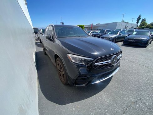 Used 2025 Mercedes-Benz GLC 350e 4MATIC image 2