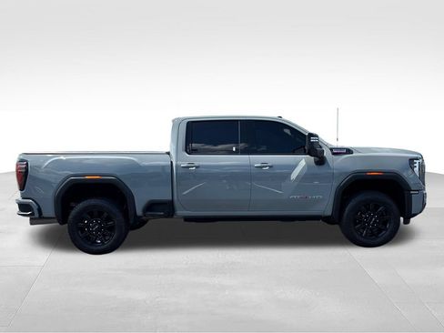 Used 2024 GMC Sierra 2500 AT4 w/ AT4 Premium Plus Package AWD/4WD image 6