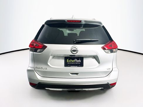 Used 2018 Nissan Rogue SV w/ Premium Package image 7