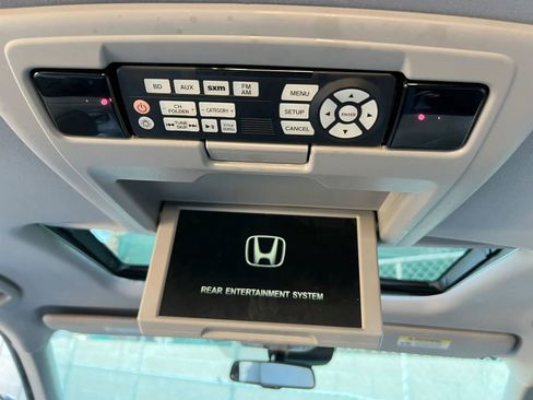 Used 2016 Honda Pilot Touring image 22