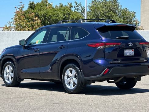 Used 2022 Toyota Highlander L AWD/4WD image 7