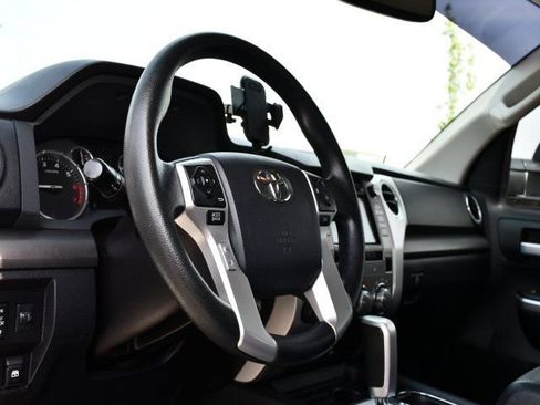 Used 2017 Toyota Tundra SR5 w/ SR5 Upgrade Package AWD/4WD image 13