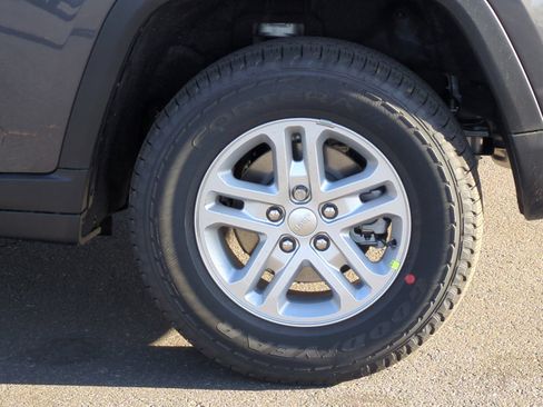 New 2025 Jeep Grand Cherokee Laredo image 26