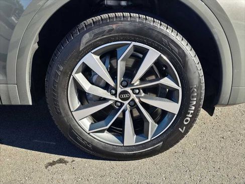 Certified 2025 Audi Q5 2.0T Premium image 9