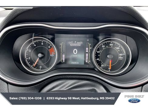 Used 2021 Jeep Cherokee Latitude Plus AWD/4WD image 14