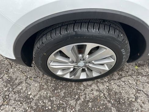 Used 2020 Buick Encore Preferred FWD image 10