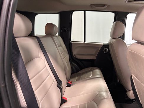 Used 2004 Jeep Liberty Limited w/ 17" Chrome Wheel & Tire Group image 25