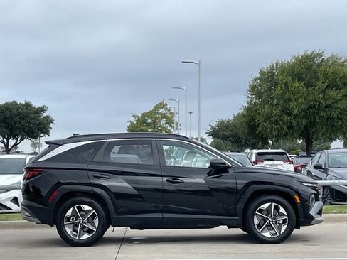 Used 2025 Hyundai Tucson SEL FWD image 3