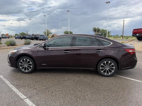 Used 2018 Toyota Avalon XLE Premium w/ All Weather Liner Package FWD image 2