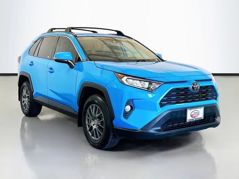 Used 2021 Toyota RAV4 XLE Premium FWD image 3
