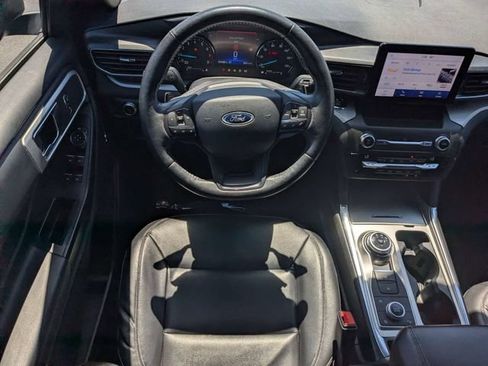 Used 2020 Ford Explorer XLT w/ Equipment Group 202A AWD/4WD image 17
