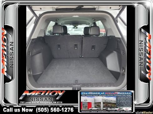 Used 2024 GMC Terrain SLT image 12
