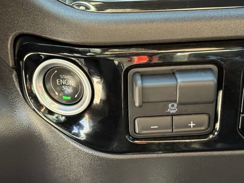 Used 2024 Chevrolet Silverado 1500 ZR2 w/ Technology Package image 24