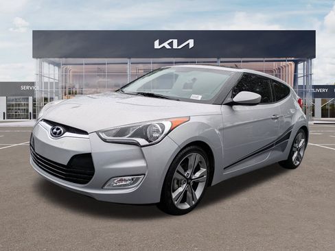 Used 2017 Hyundai Veloster Value Edition w/ Graphic Package (Lower Body) FWD image 6